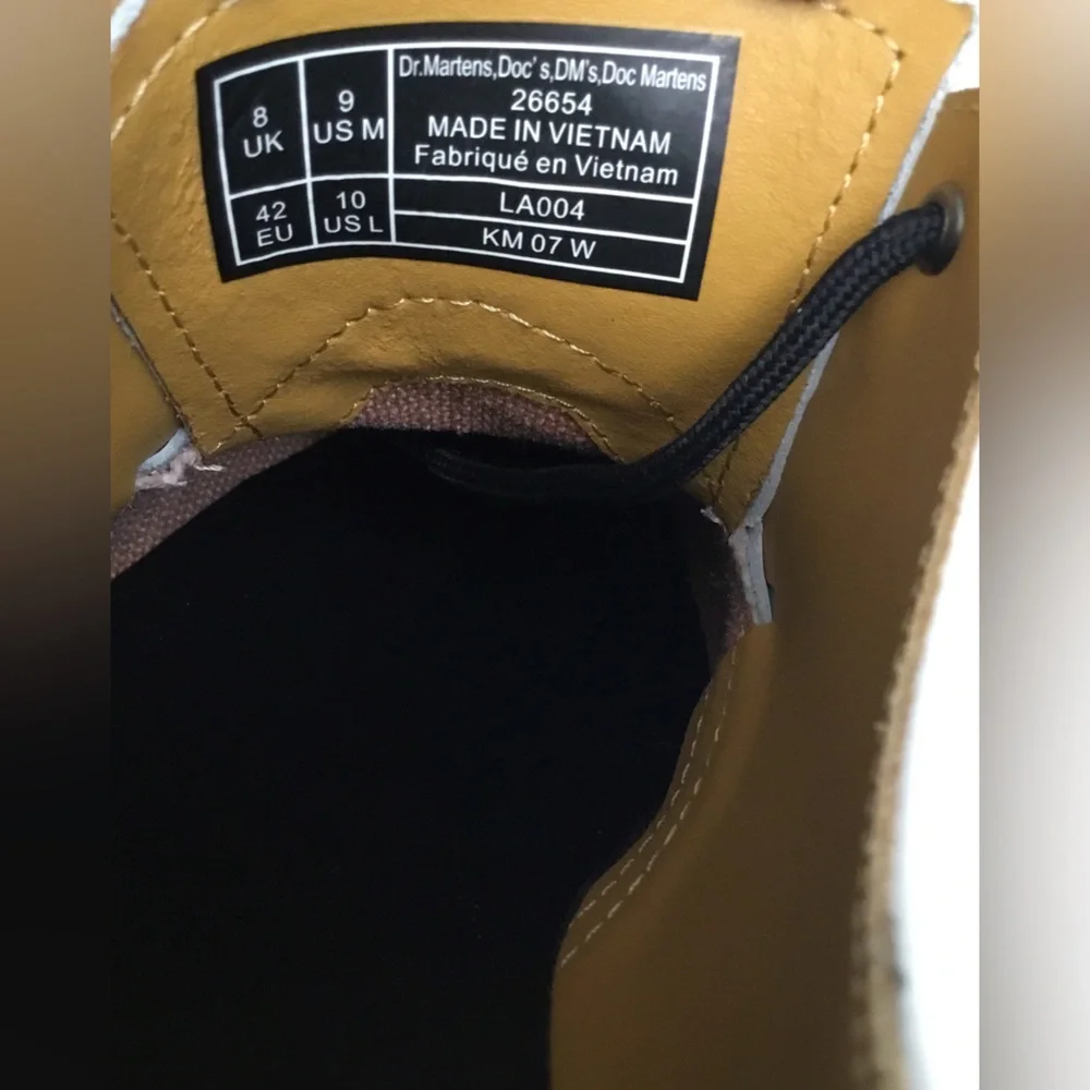 Dr. Martens Tan Leather Interior - Picture 3 of 10